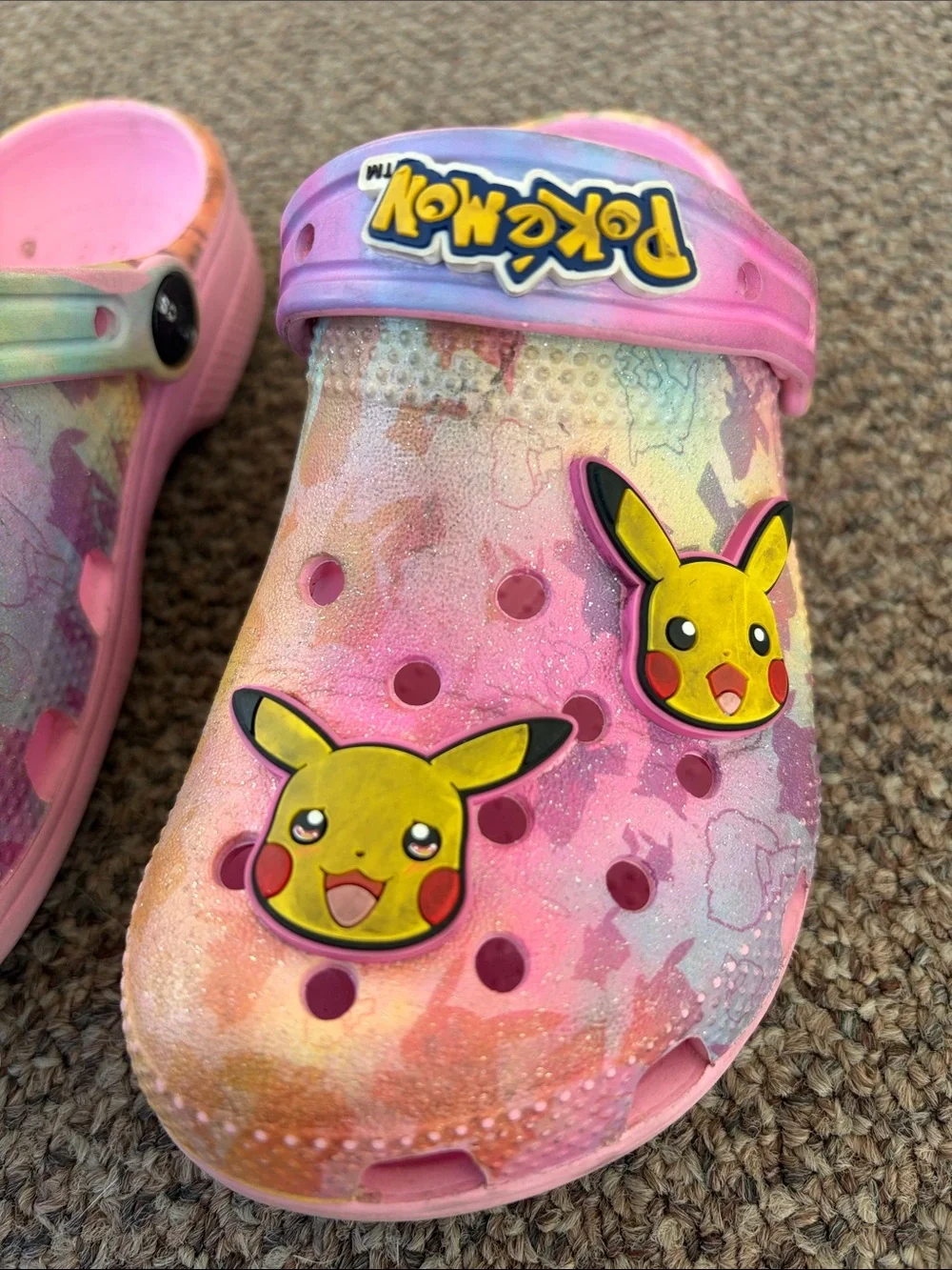 CROCS Kids Pink Yellow Pokémon Pikachu Clogs - Picture 4 of 12
